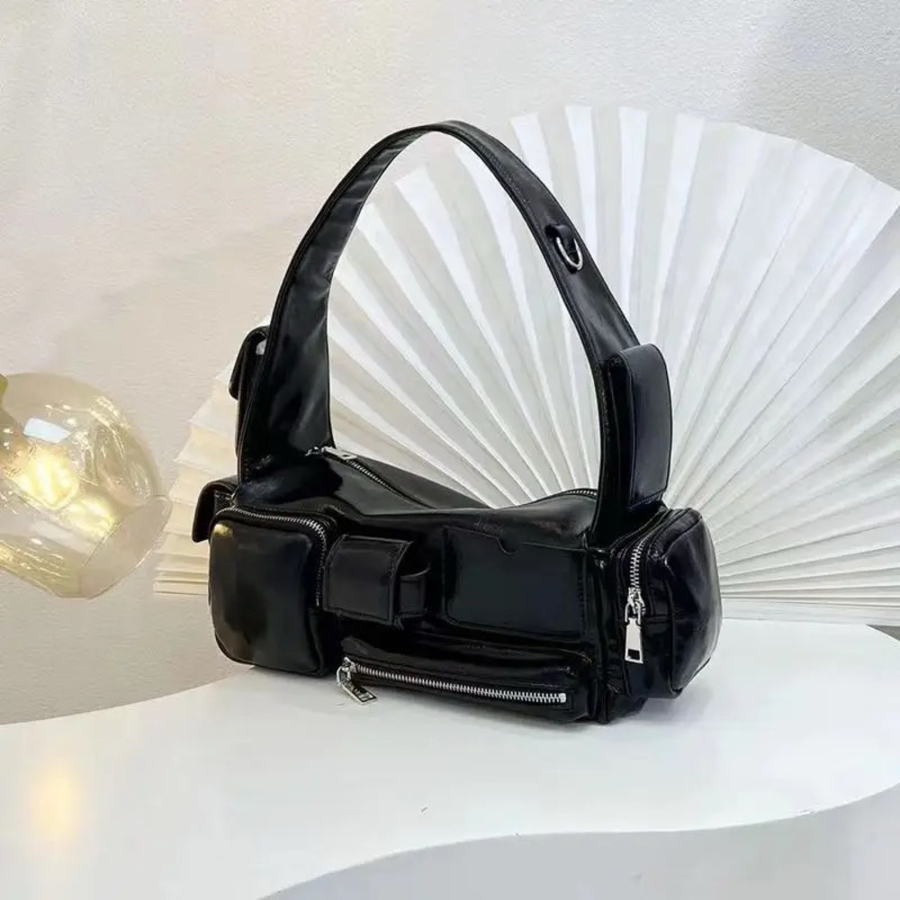 PU LEATHER HANDBAG   COLOR: BLACK